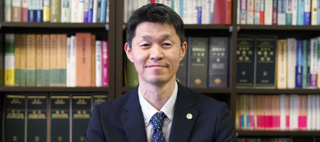 弁護士岩楯